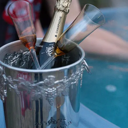 Pipowagen De Luxe, Prive Hottub En Zwembad