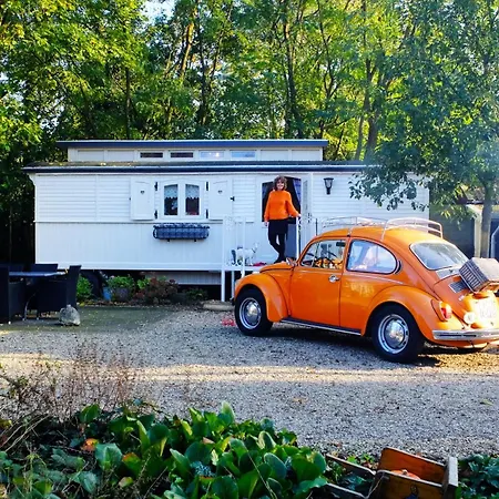 Pipowagen De Luxe, Prive Hottub En Zwembad Holiday home Heythuysen