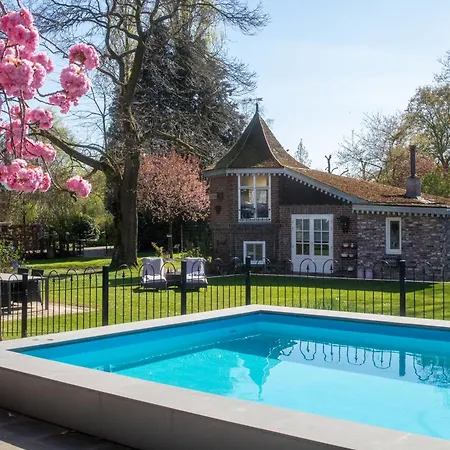 Pipowagen De Luxe, Prive Hottub En Zwembad Holiday home